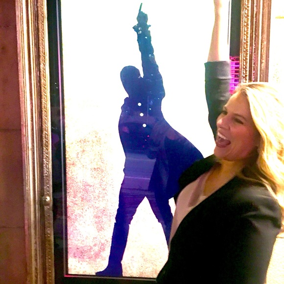 Meet your Posher, Mel - Picture 3 of 4